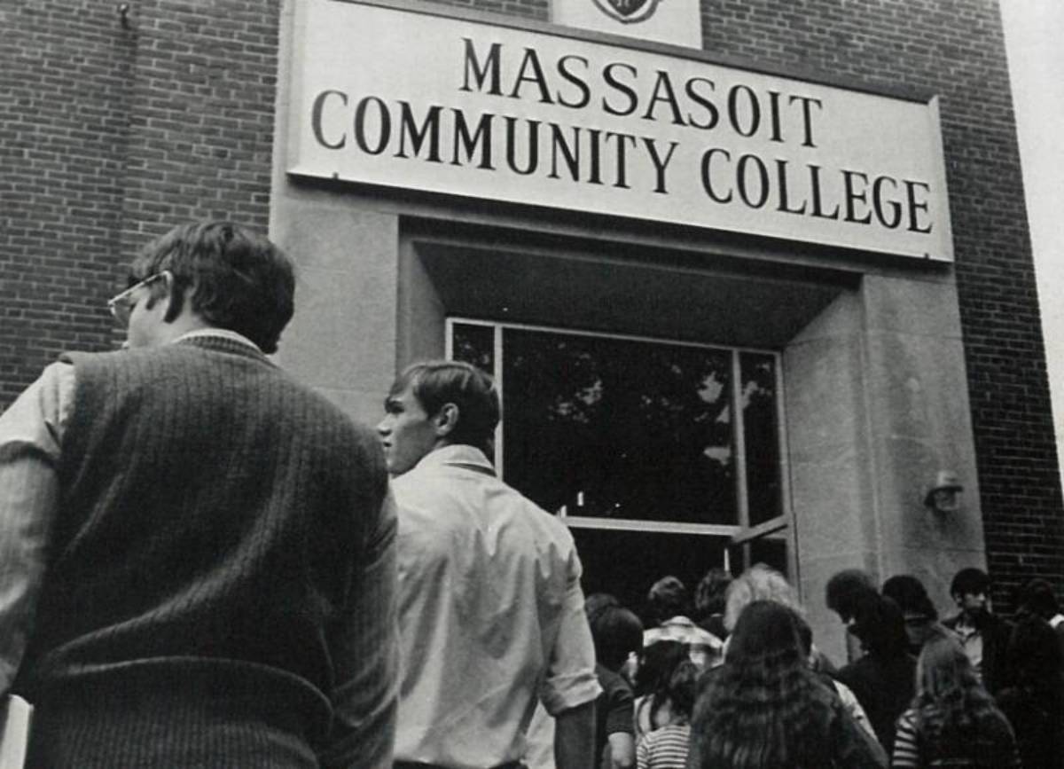 Vintage photo of Massasoit students walking into a building.